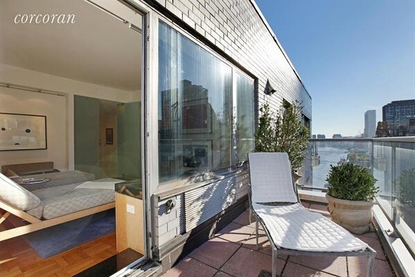 45 Sutton Pl South #PHN