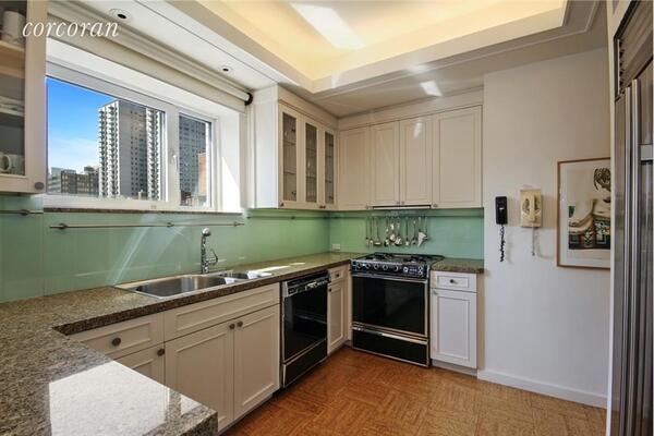 45 Sutton Pl South #PHN