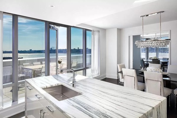 50 Riverside Blvd #17E