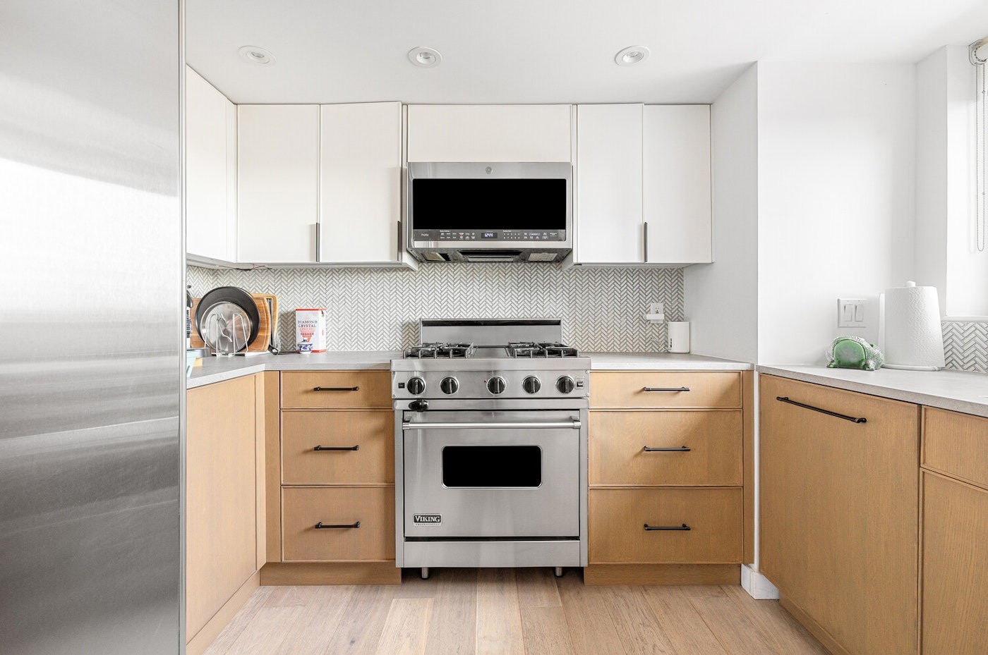 2 Charlton St #PH16F