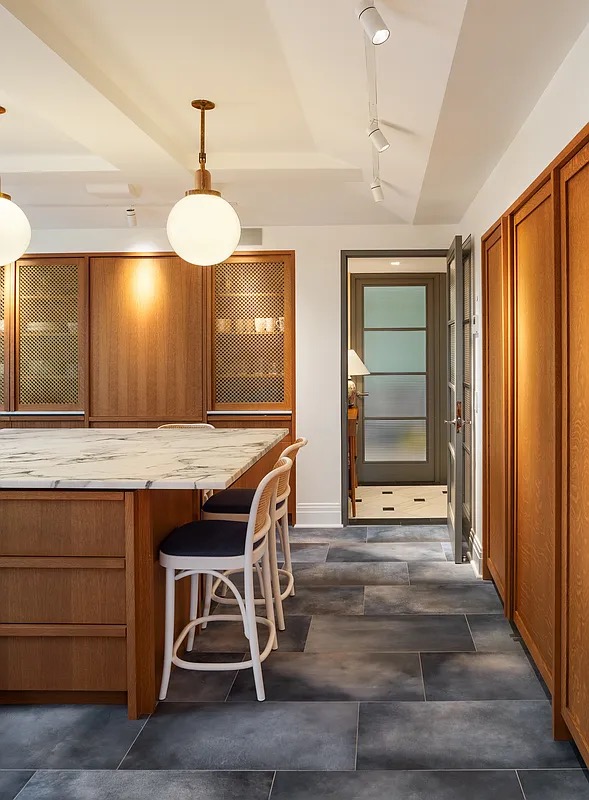 140 Riverside Dr #19HO