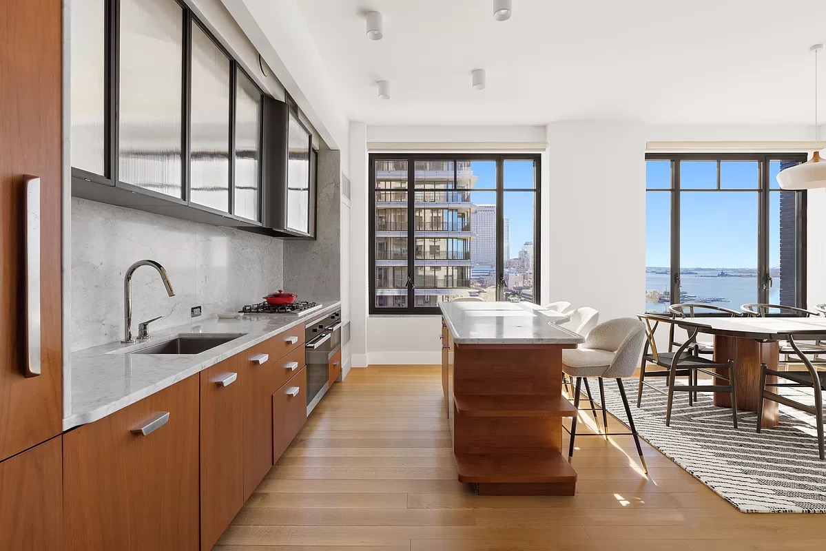 110 Charlton St #21A