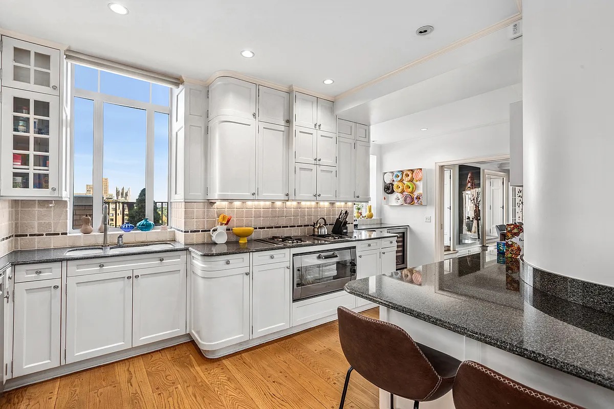 25 Central Park West #21-22Q