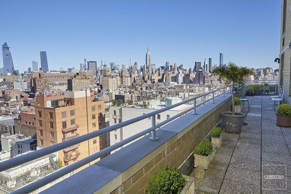 140 Charles St #19/18AC