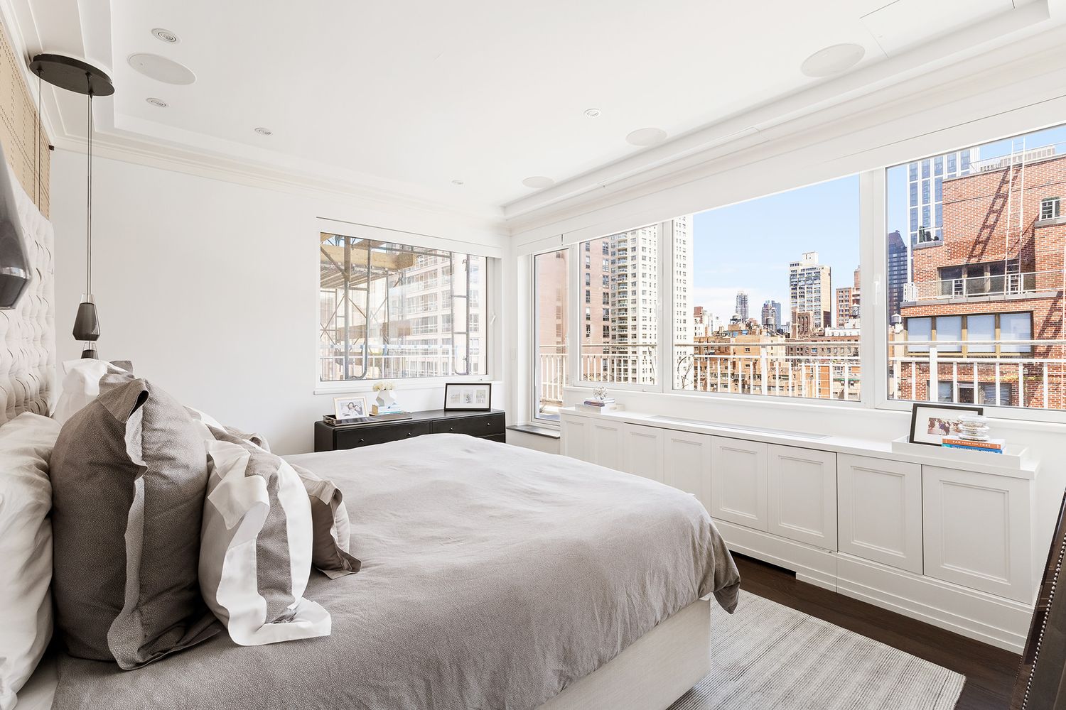 60 Sutton Pl South #PHA