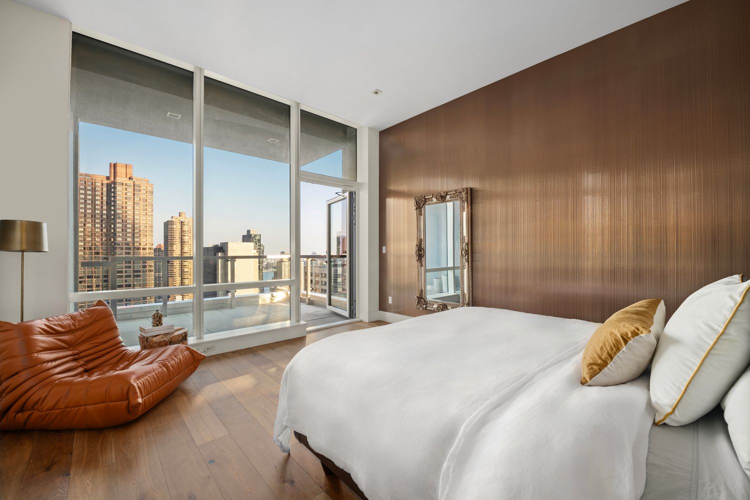 325 Lexington Ave #PHB