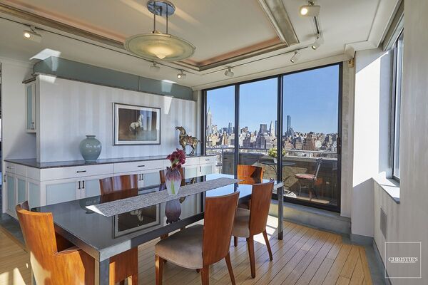 140 Charles St #19/18AC