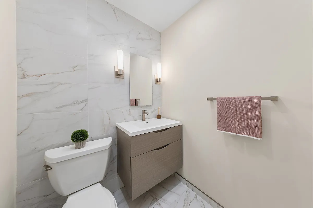 130 Barrow St #PH520