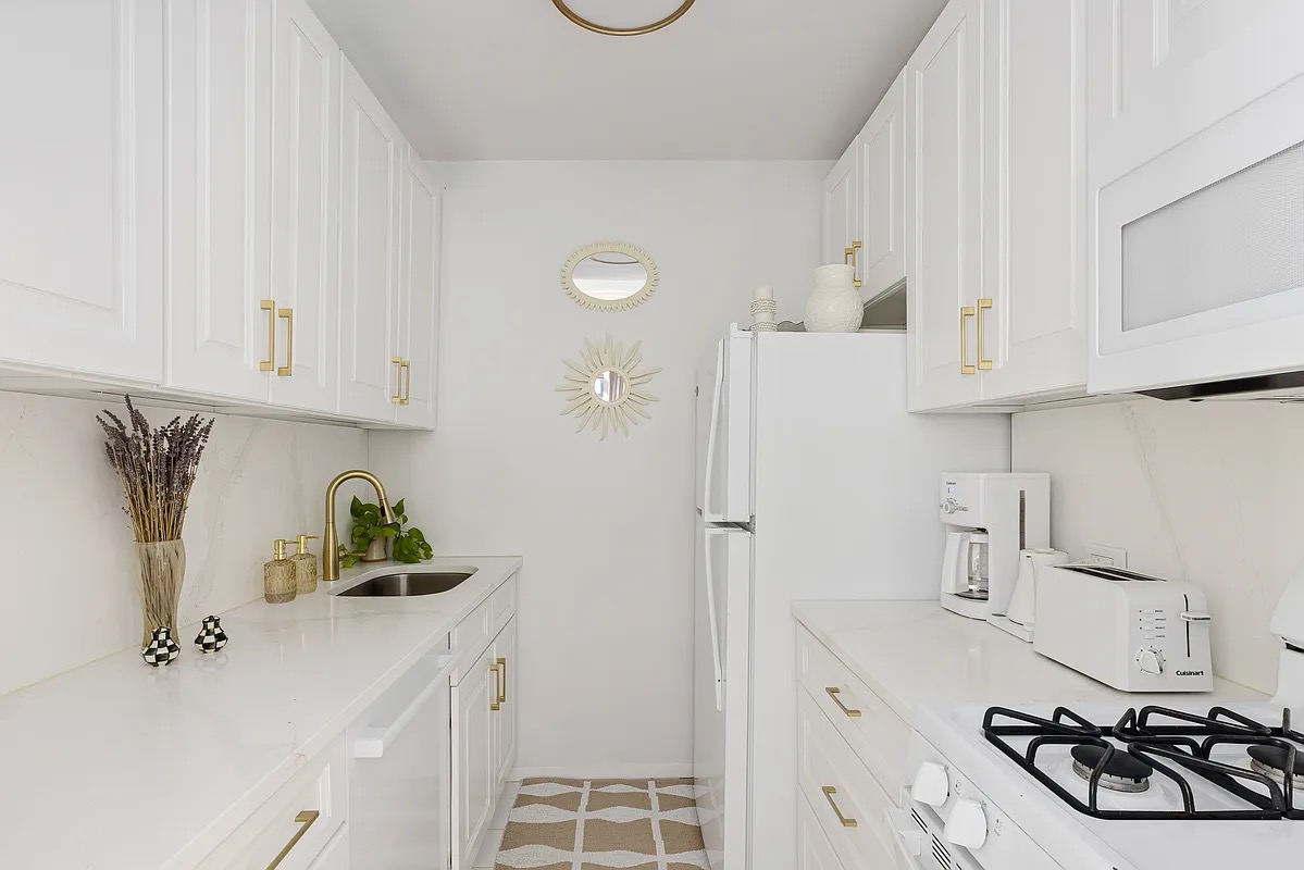 250 South End Ave #PH2B