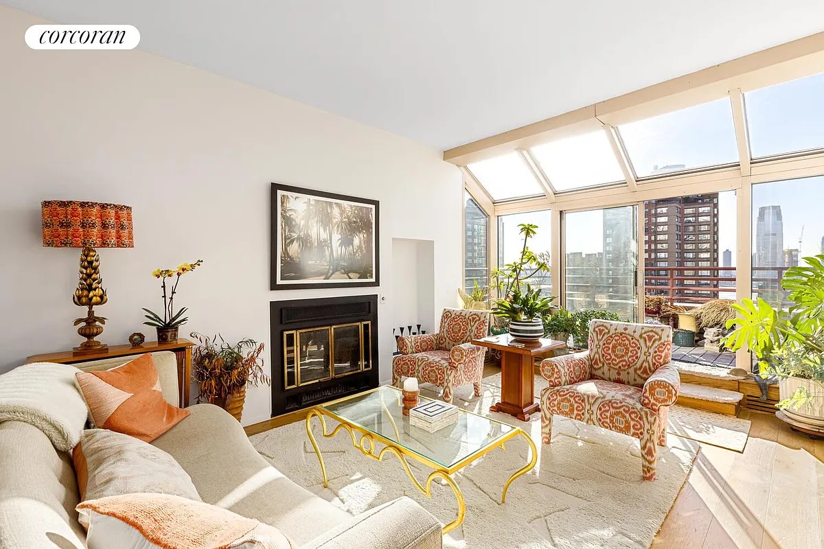 250 South End Ave #PH2B