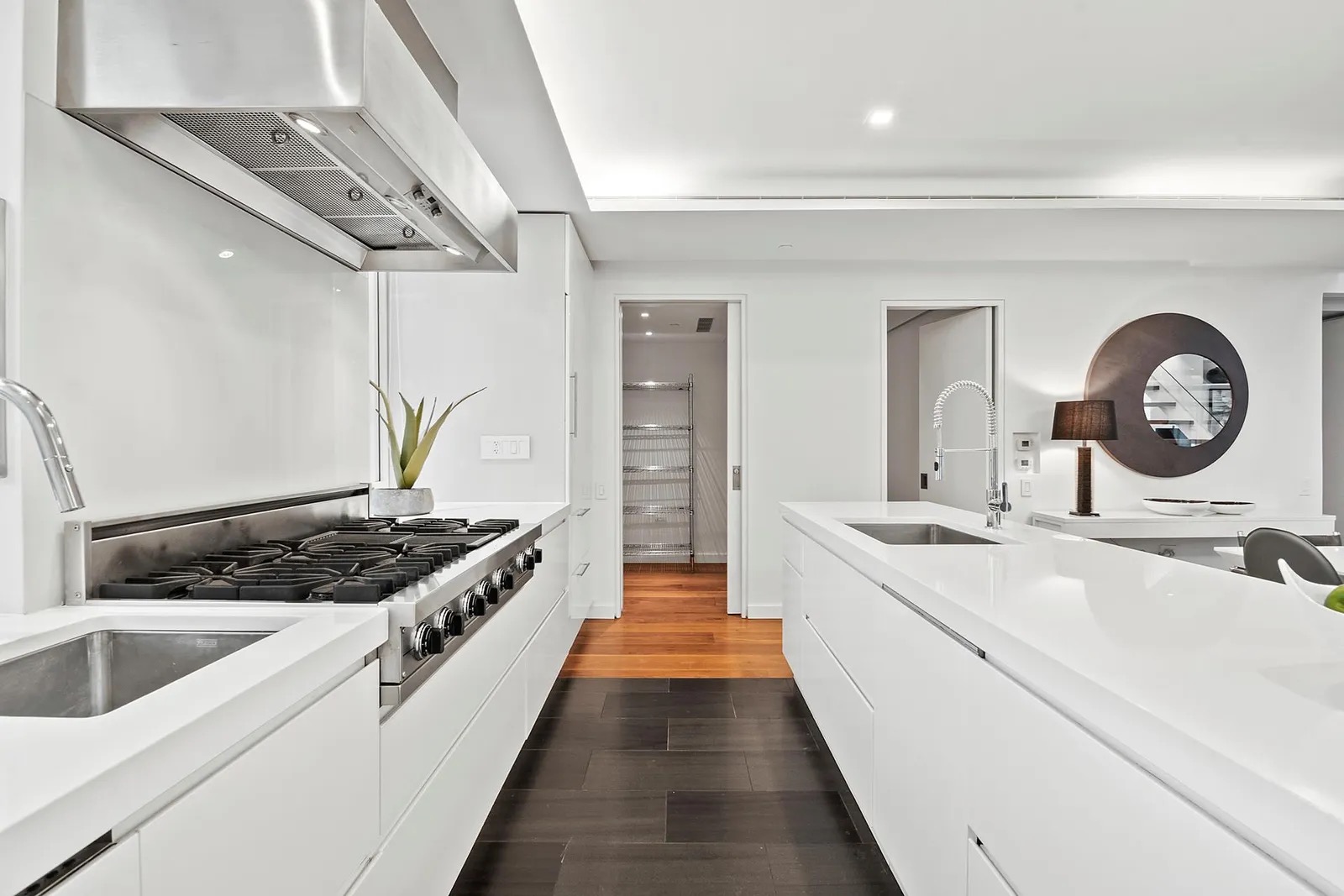 304 Spring St #PH 10