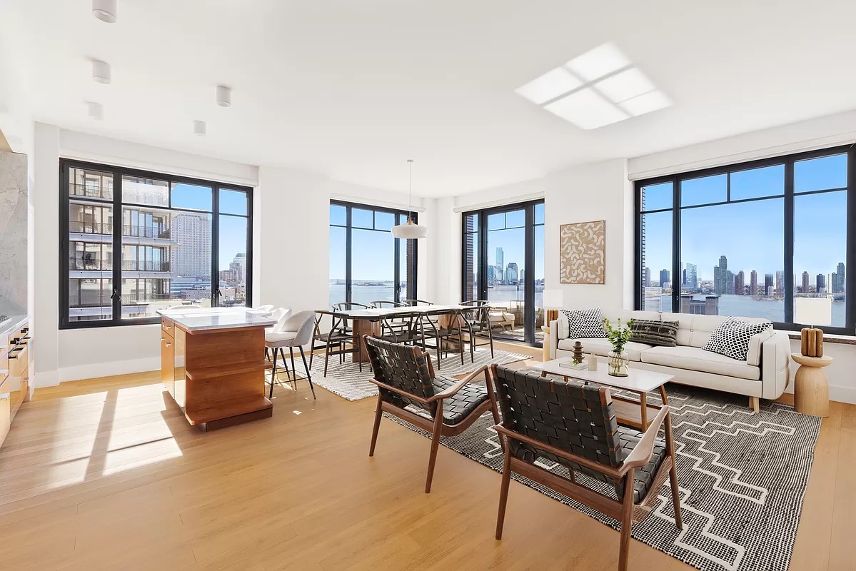 110 Charlton St #21A