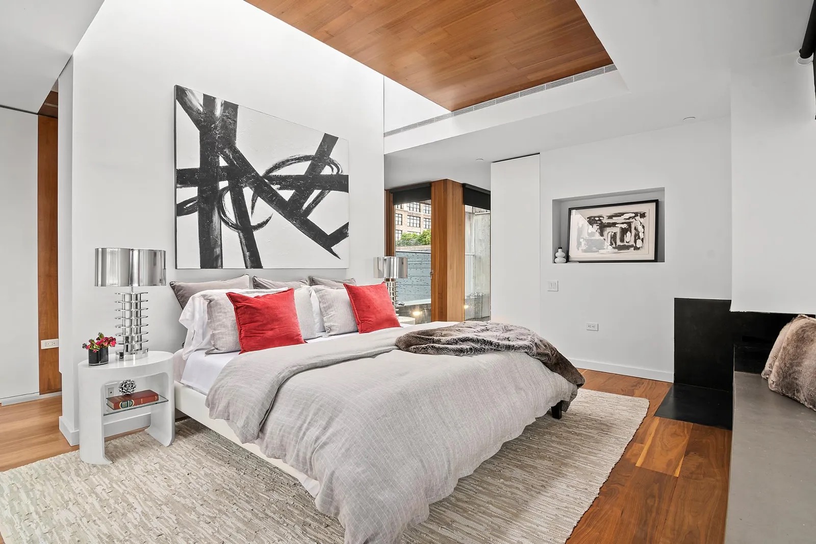 304 Spring St #PH 10