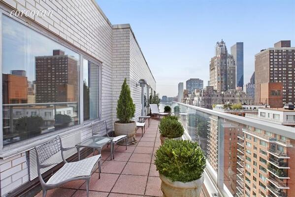 45 Sutton Pl South #PHN