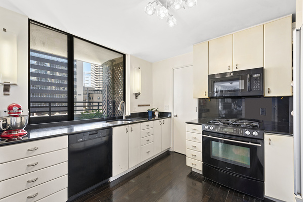 309 East 49 #20B/21B