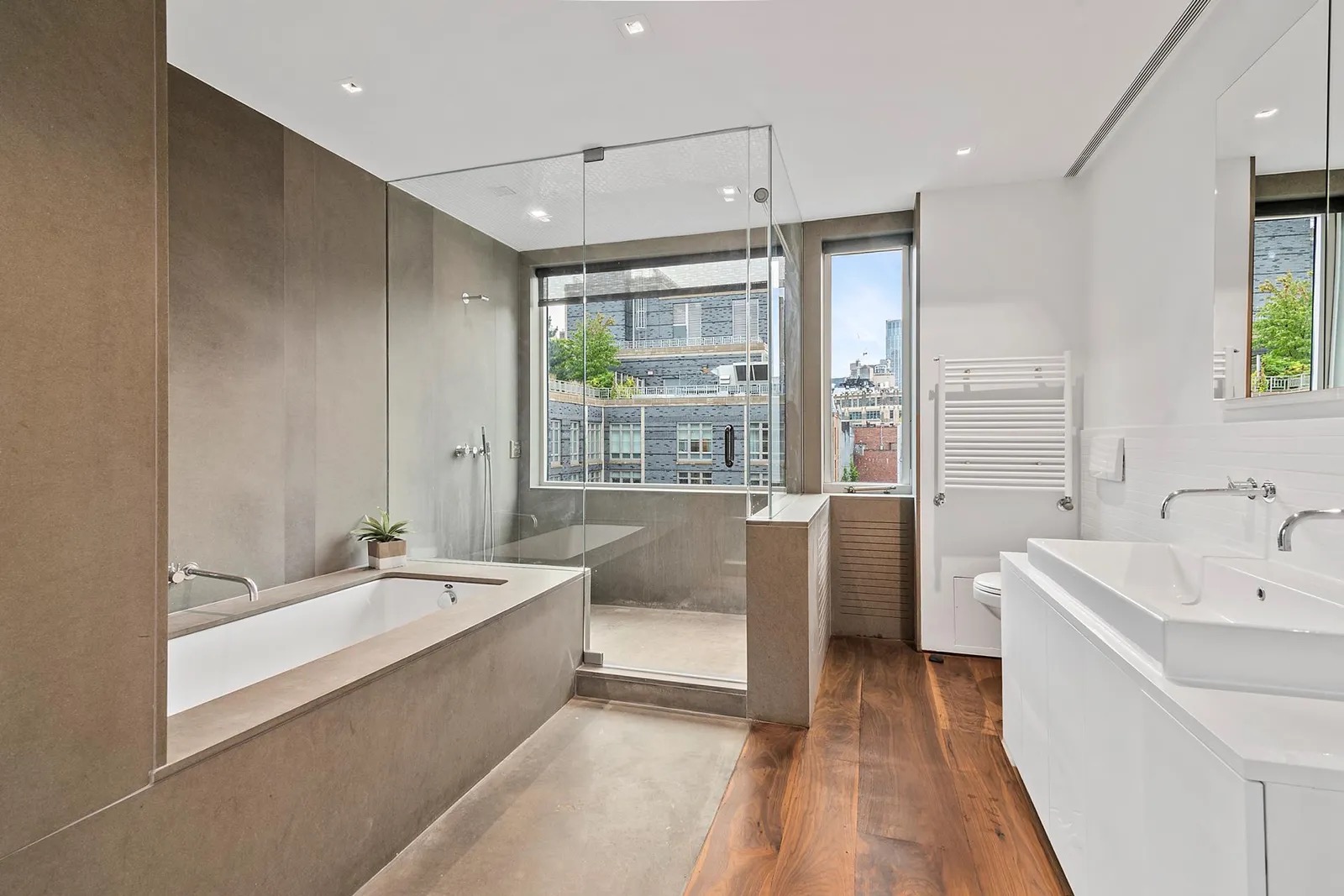 304 Spring St #PH 10