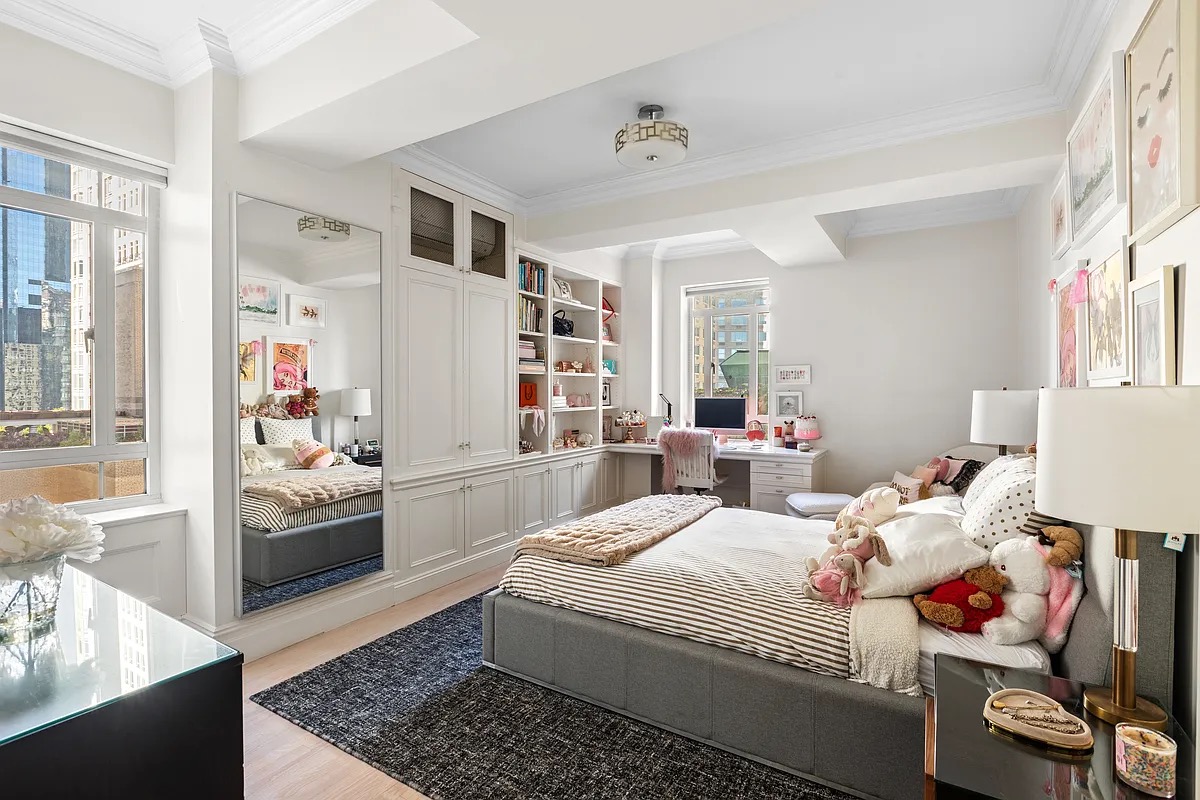 25 Central Park West #21-22Q