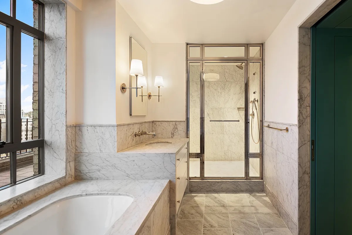 140 Riverside Dr #19HO