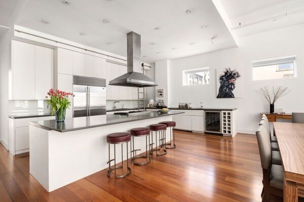 285 Lafayette St #2A