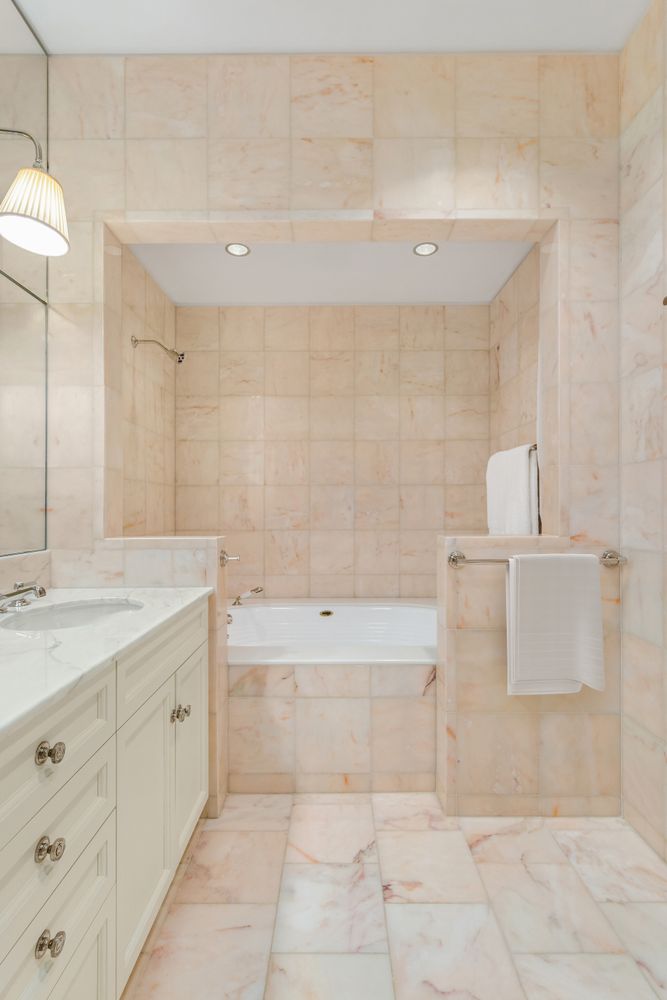 14 Sutton Pl South #PHA