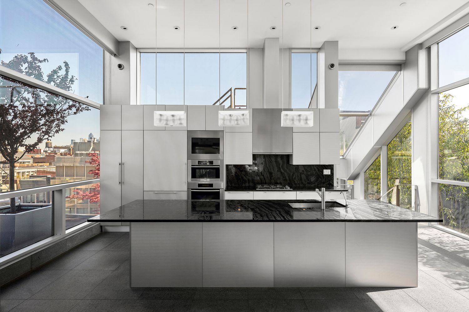 425 Broome St #PHN