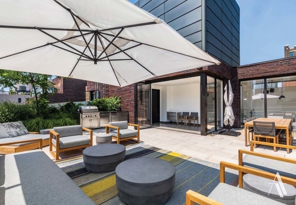 443 Greenwich St #PHD