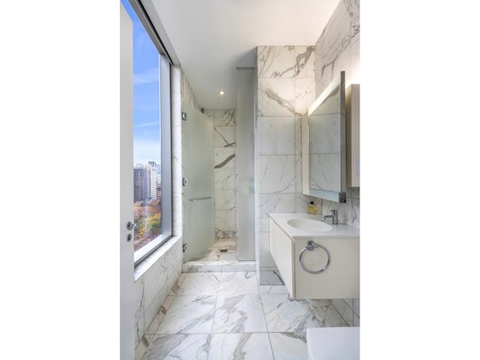 23 East 22 #16