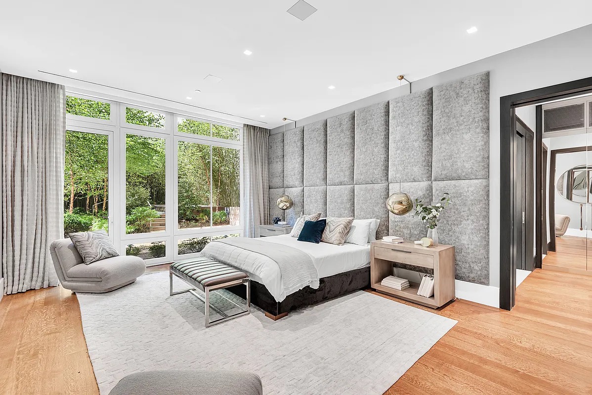 24 Leonard St #2