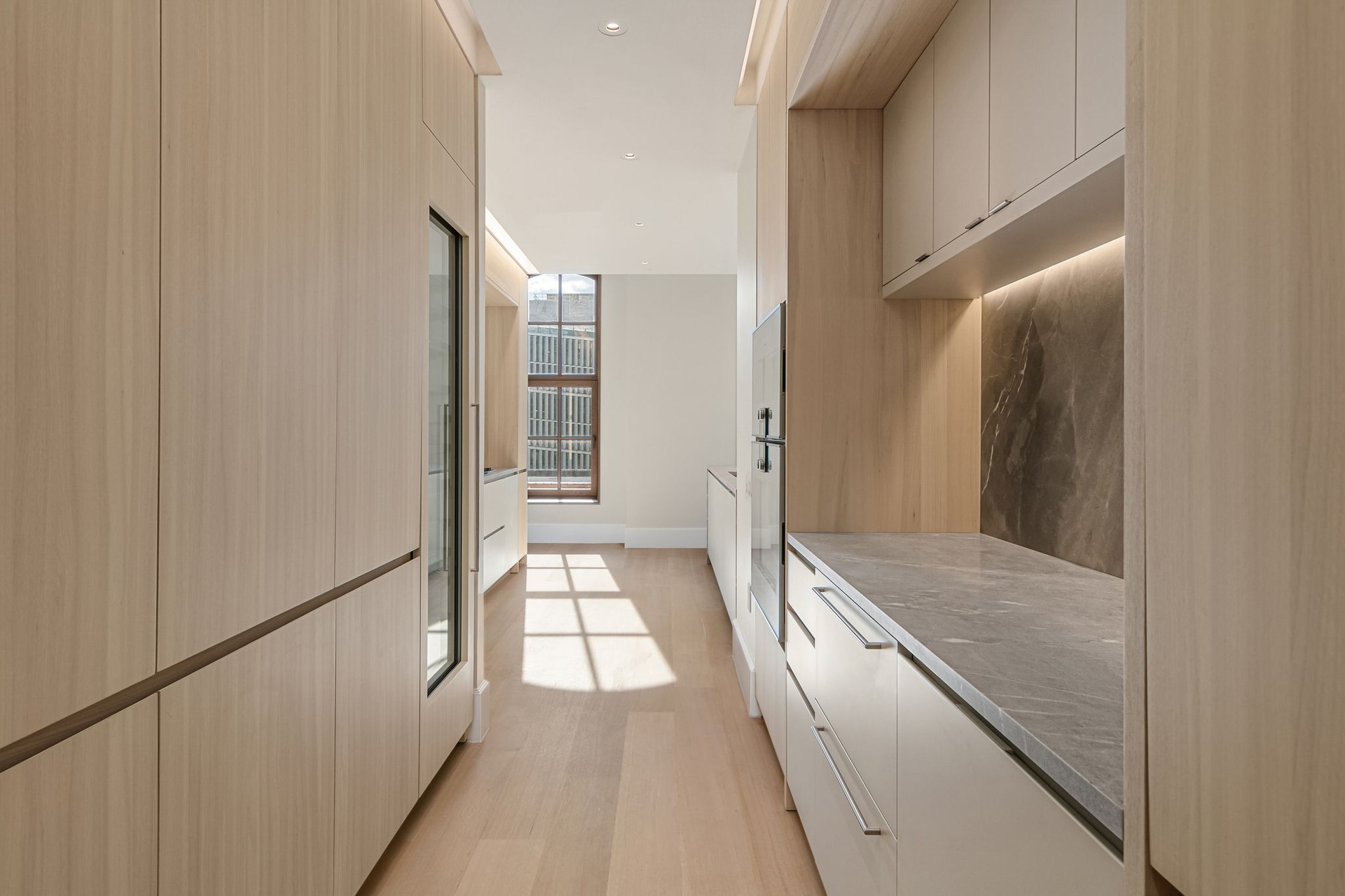 100 Vandam St #6A