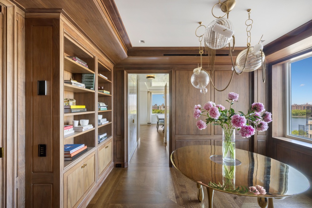 1049 Fifth Ave #19B