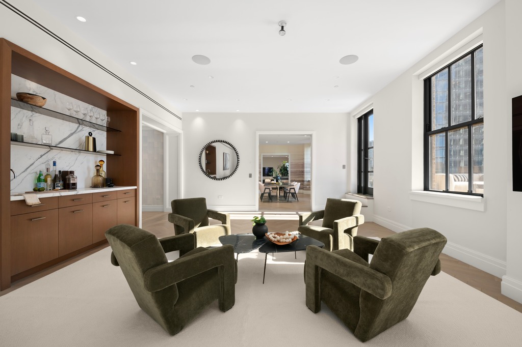 100 Barclay St #21AD