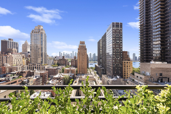 309 East 49 #20B/21B