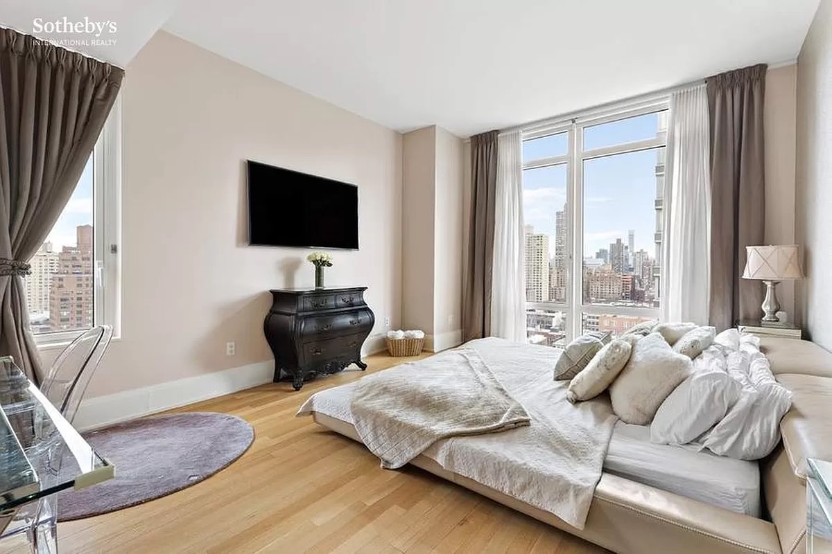 305 East 85 #17B