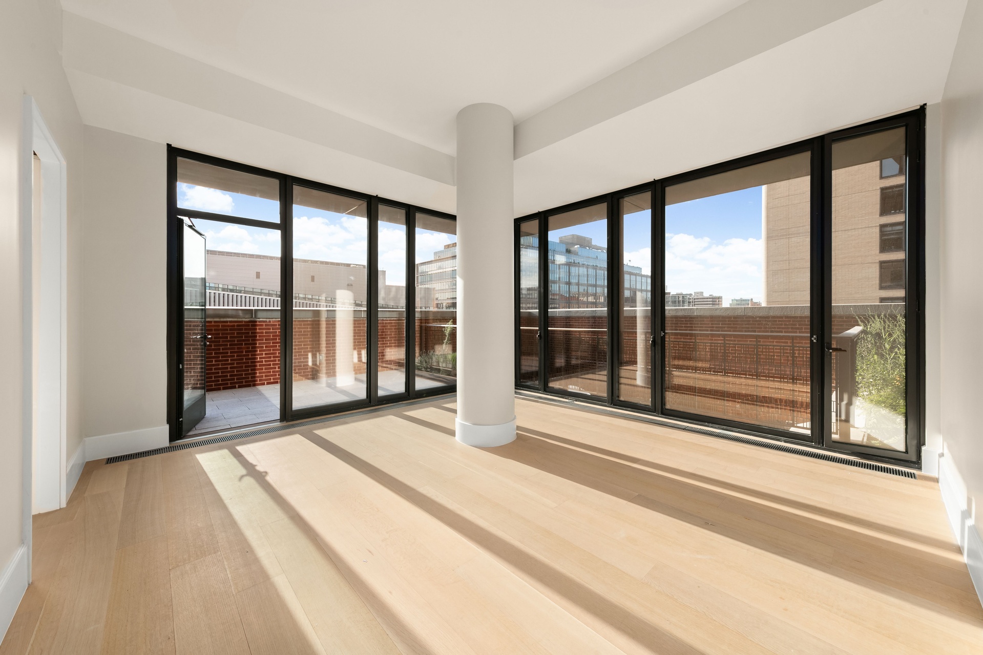 100 Vandam St #6A