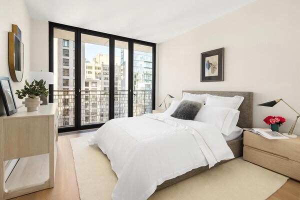100 Vandam St #6B