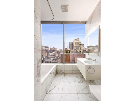 23 East 22 #16