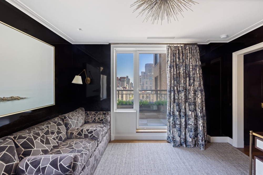 1049 Fifth Ave #19B