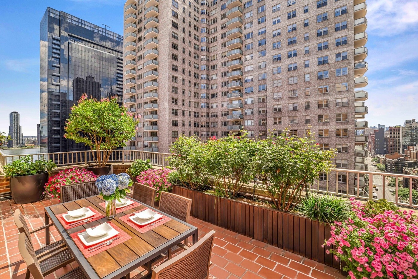 305 East 40 #19F