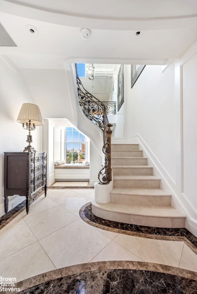 895 Park Ave #16/17/18A