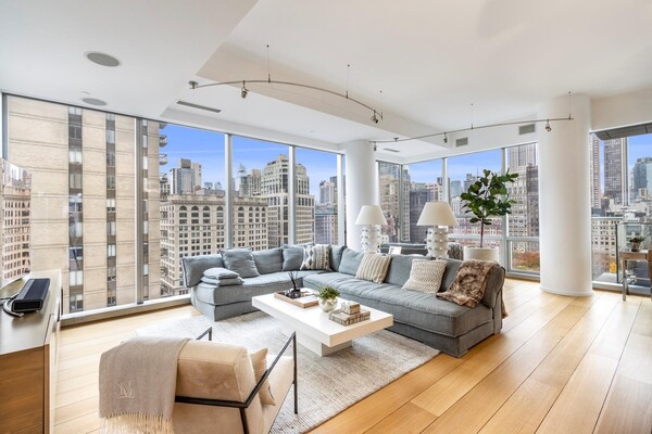23 East 22 #16