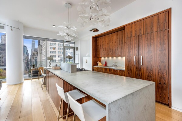 23 East 22 #16