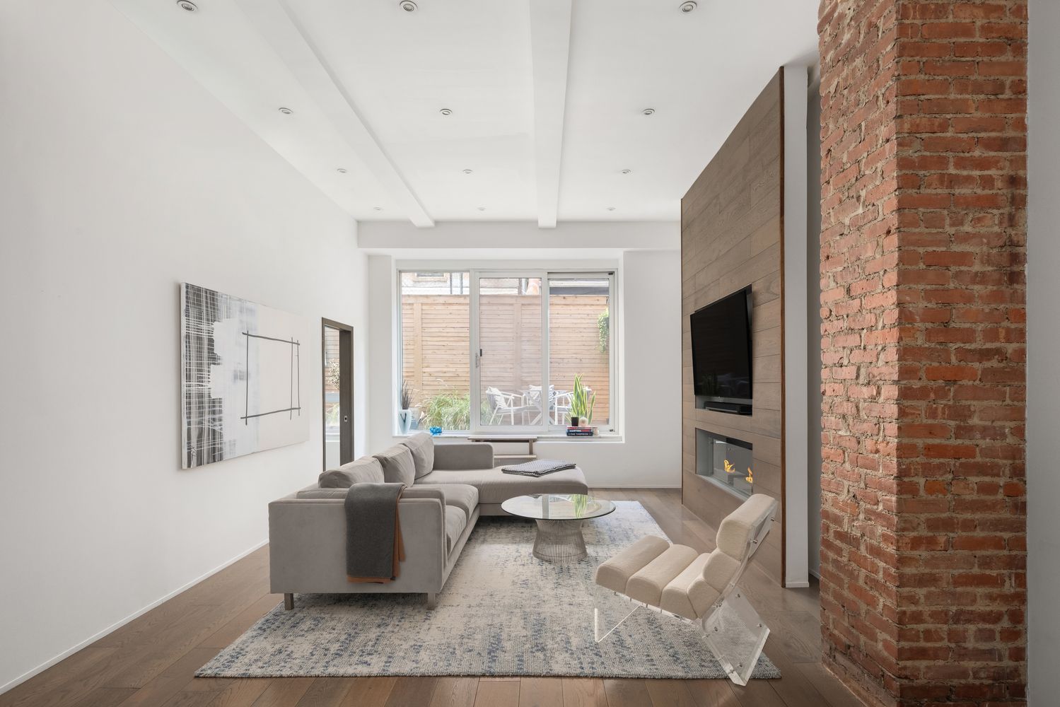 21 East 22 #2B