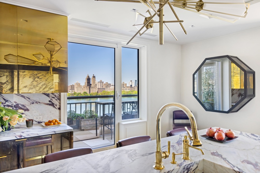 1049 Fifth Ave #19B