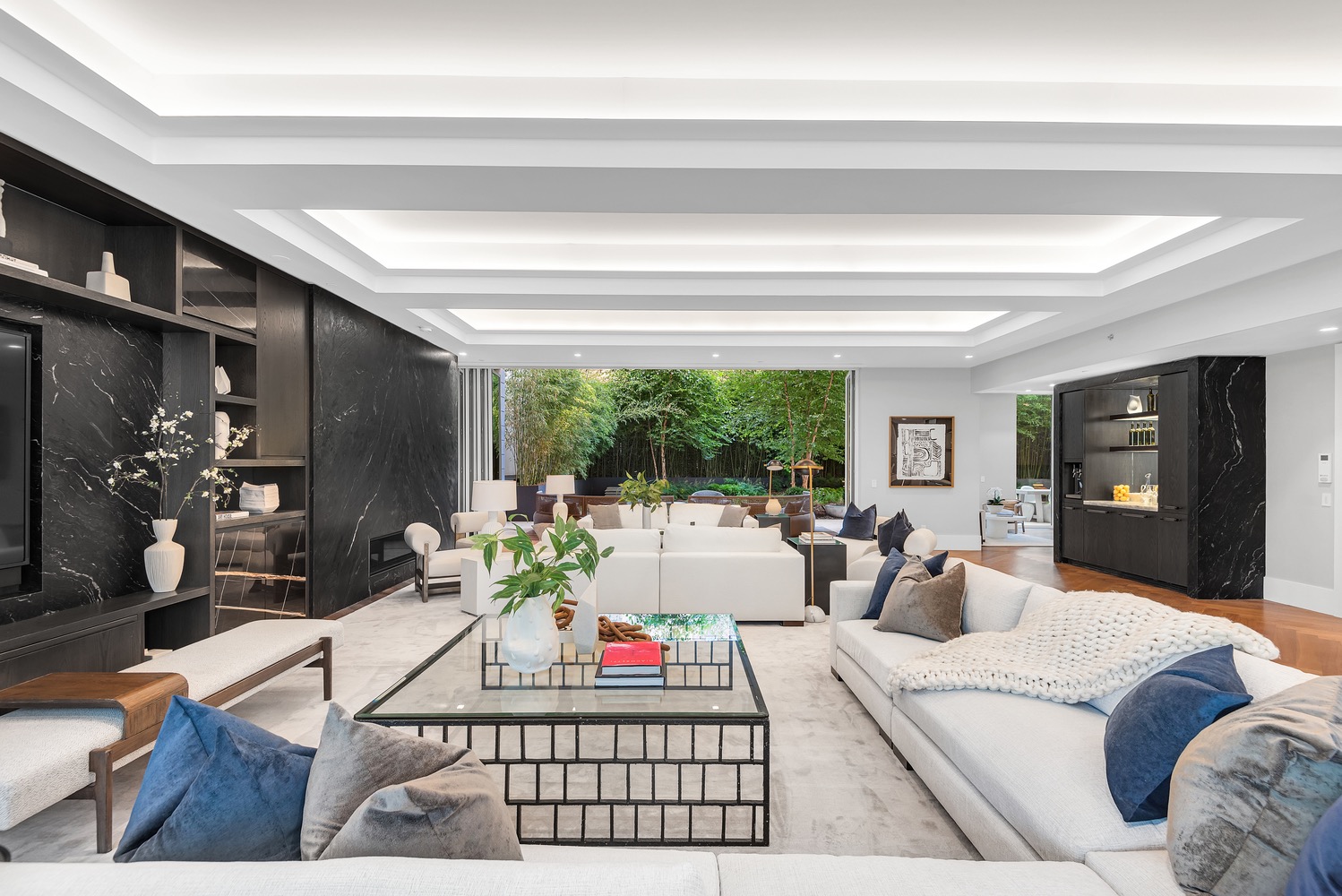 24 Leonard St #2