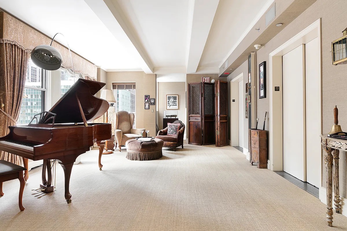 111 East 56 #PH19