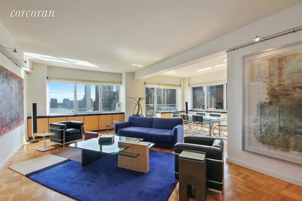 45 Sutton Pl South #PHN