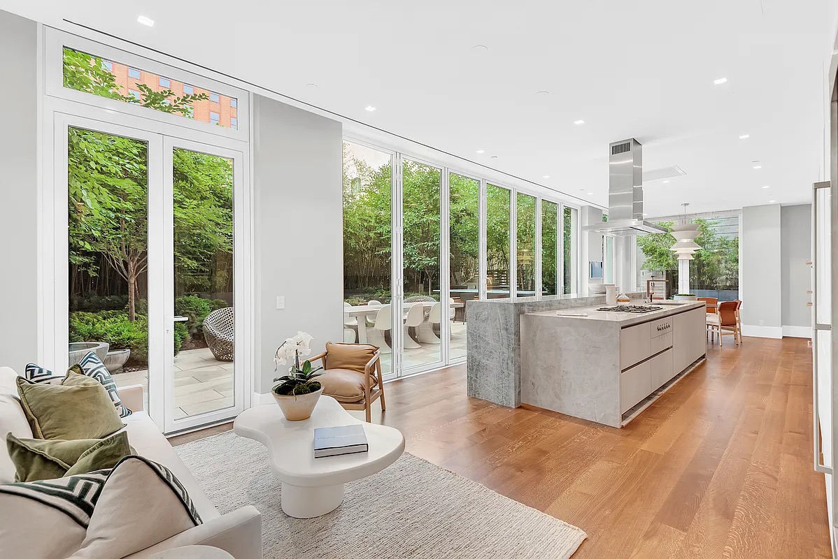 24 Leonard St #2