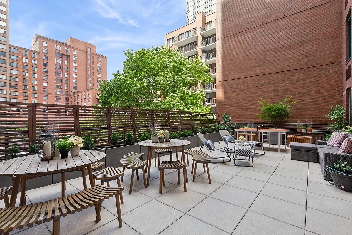 333 Rector Place #304