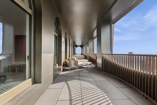 130 William St #60B