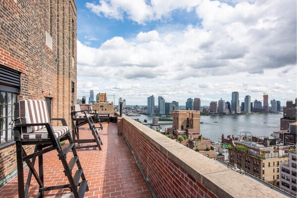 400 East 52 #PHT